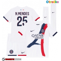 Otroške Nogometnih dresov Paris Saint-Germain Nuno Mendes #25 Gostujoči 2025-26 Kratki rokavi (+ hlače)